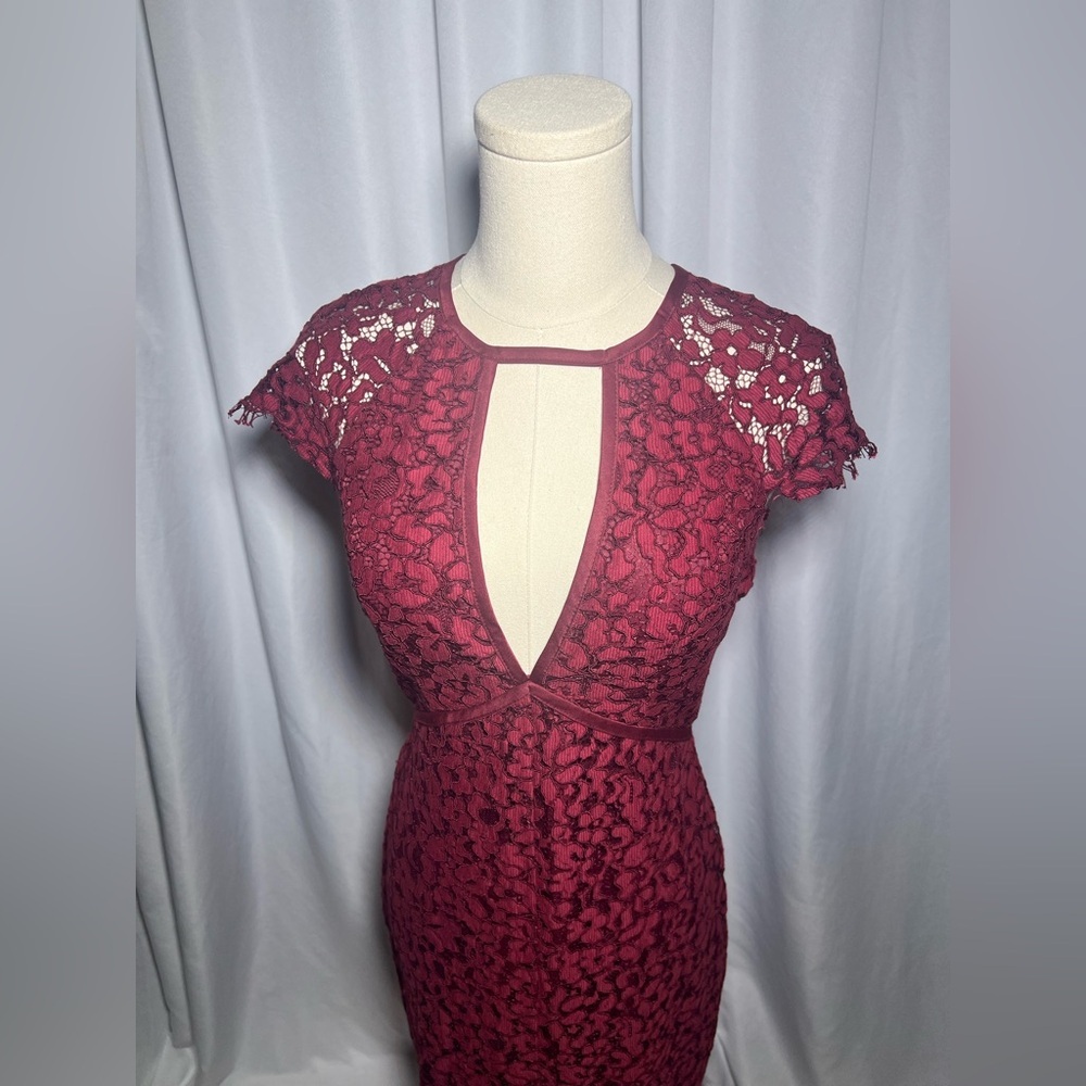 Harlyn Burgundy place Cap Sleeve Dress | S - Picture 4 of 12